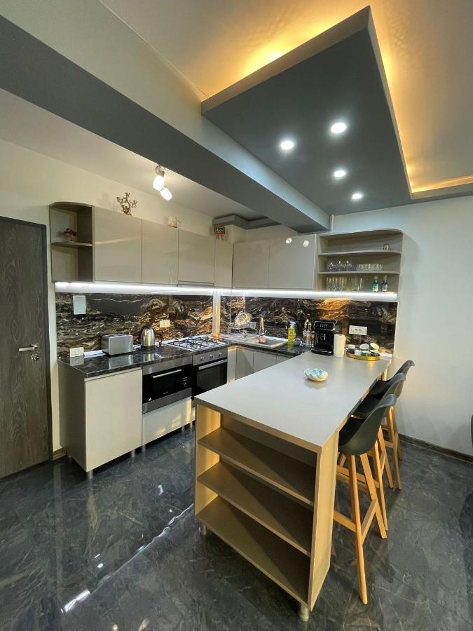 Above The World Apartment นาโวดาริ ภายนอก รูปภาพ